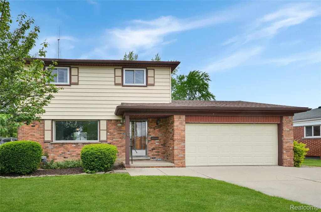 31139 Tecla Drive Warren City MI 48088