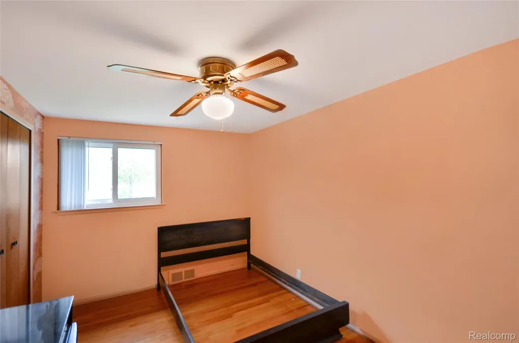 31139 Tecla Drive Warren City MI 48088
