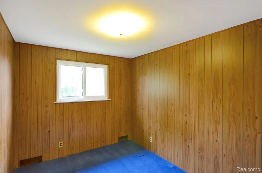 31139 Tecla Drive Warren City MI 48088
