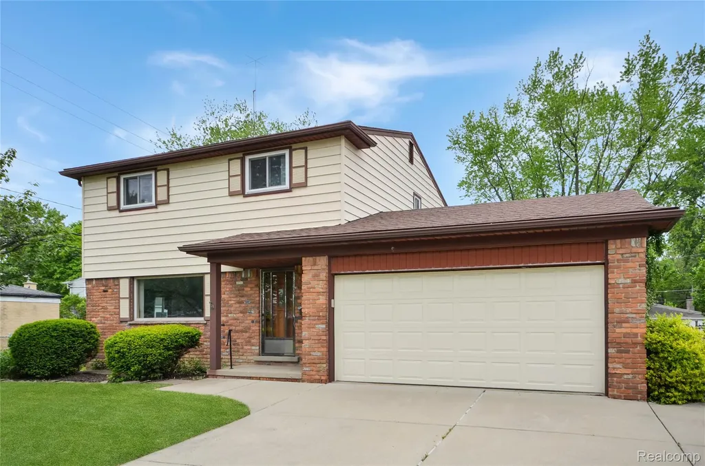 31139 Tecla Drive Warren City MI 48088