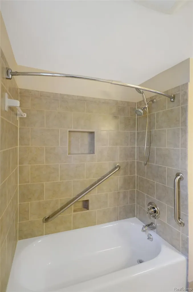 31139 Tecla Drive Warren City MI 48088