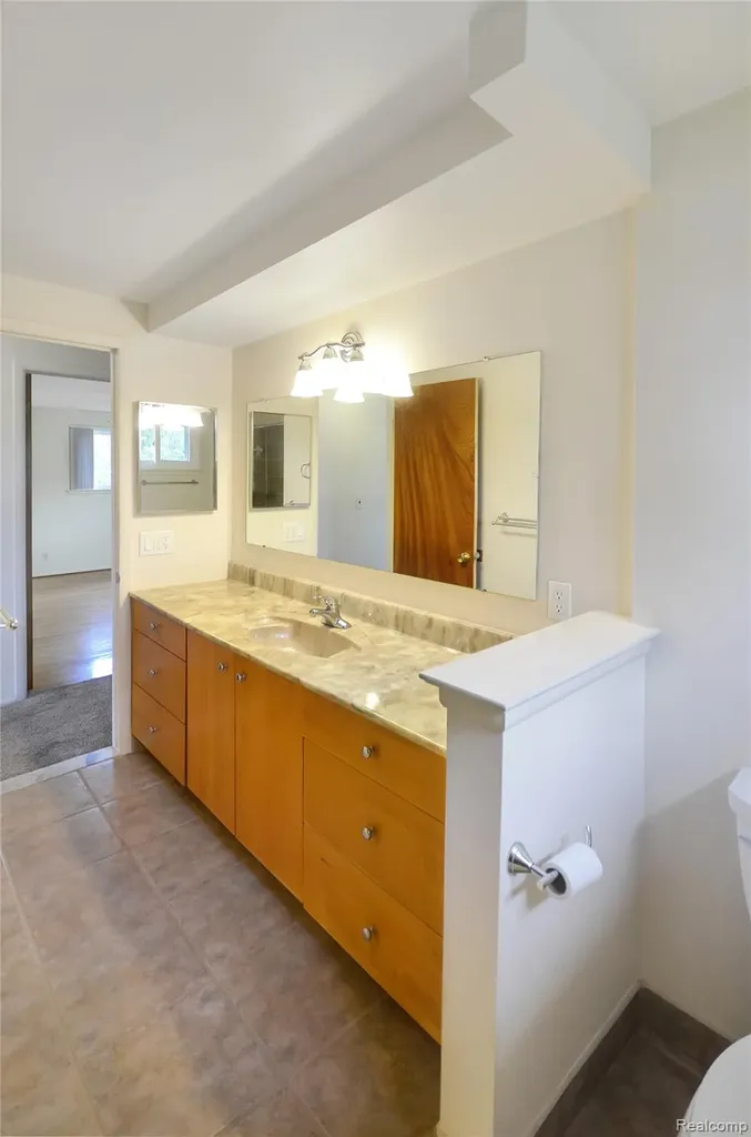 31139 Tecla Drive Warren City MI 48088