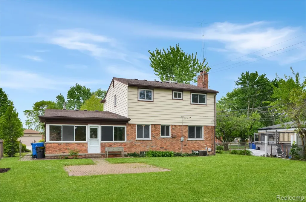 31139 Tecla Drive Warren City MI 48088