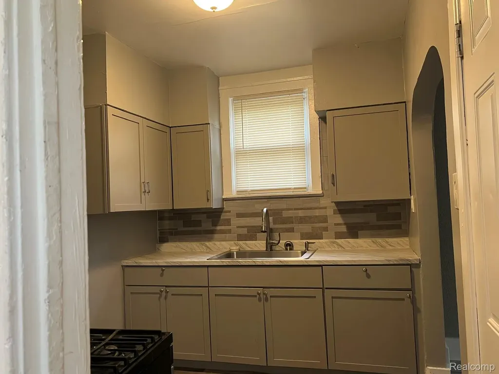 15862 Stansbury Street Detroit City MI 48227