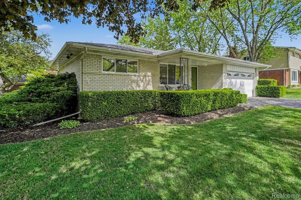 5364 Fern Avenue Grand Blanc Charter Township MI 48439