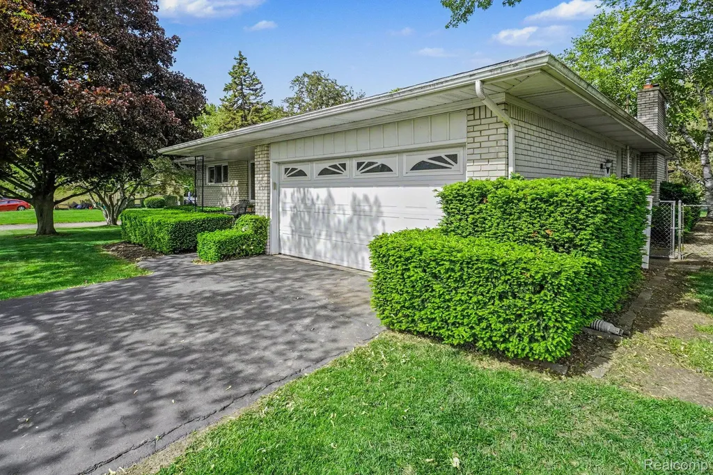 5364 Fern Avenue Grand Blanc Charter Township MI 48439