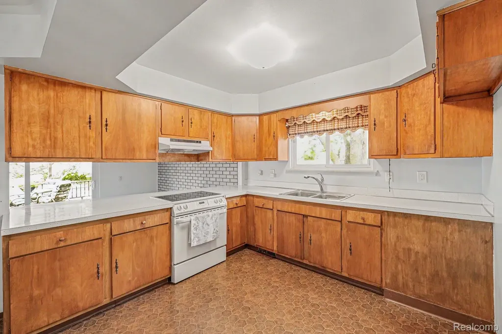 5364 Fern Avenue Grand Blanc Charter Township MI 48439