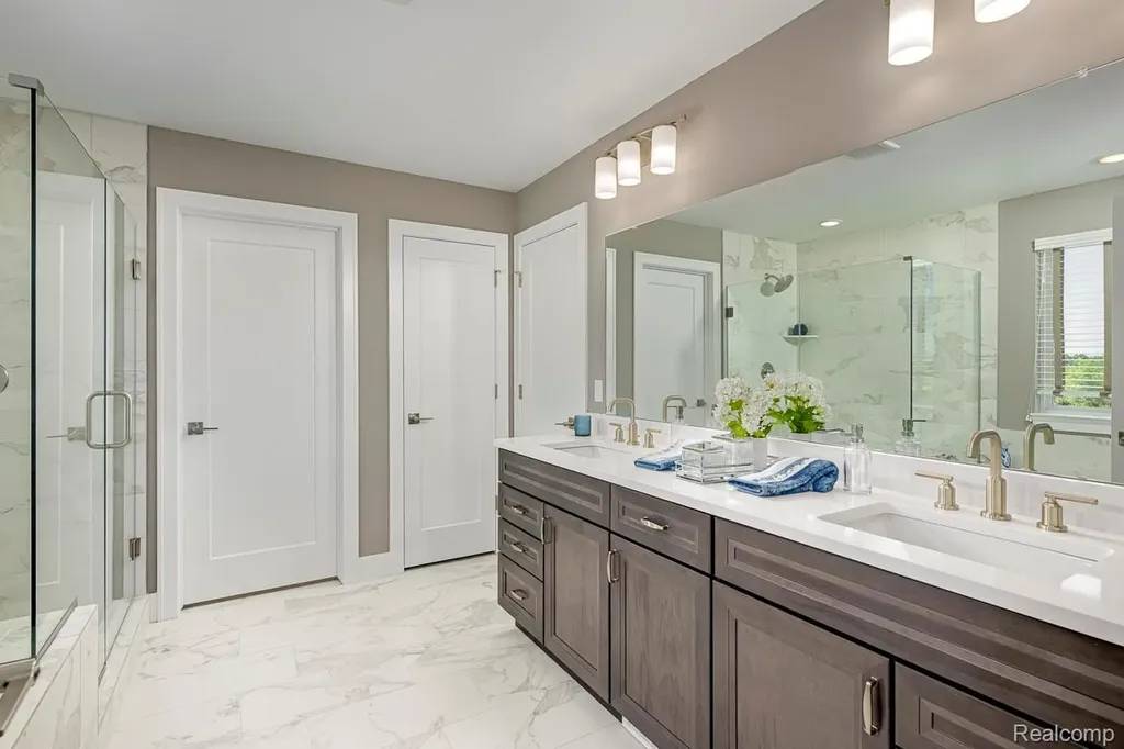 2400 Provencal Dr. Drive Commerce Charter Township MI 48382