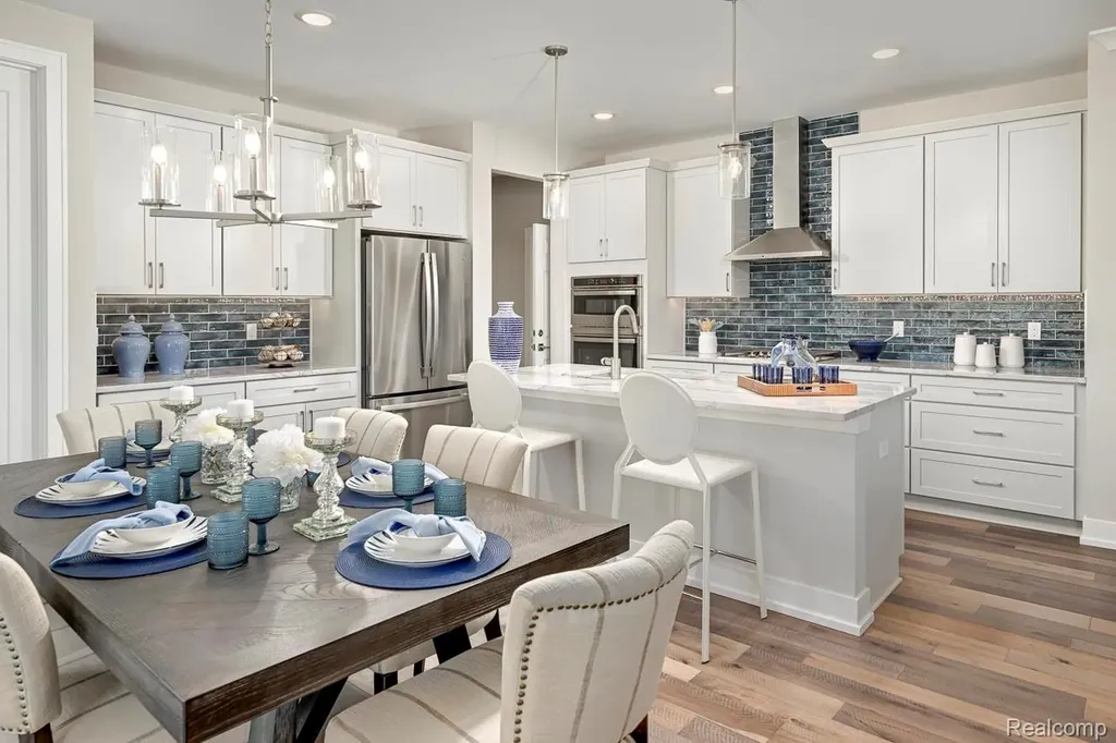 2400 Provencal Dr. Drive Commerce Charter Township MI 48382