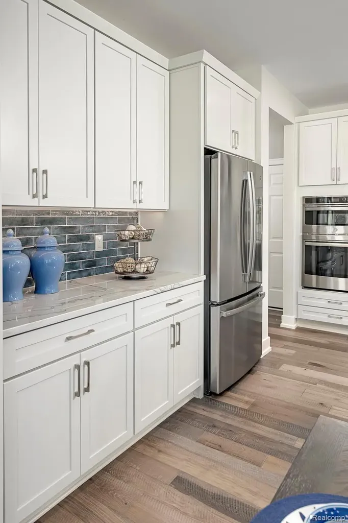 2400 Provencal Dr. Drive Commerce Charter Township MI 48382