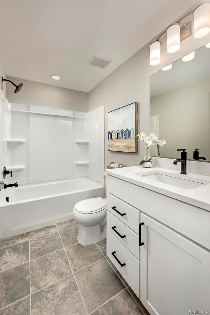 2400 Provencal Dr. Drive Commerce Charter Township MI 48382