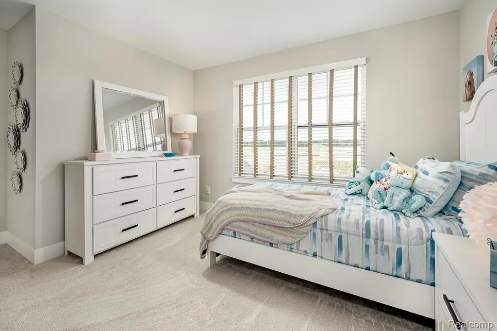 2400 Provencal Dr. Drive Commerce Charter Township MI 48382