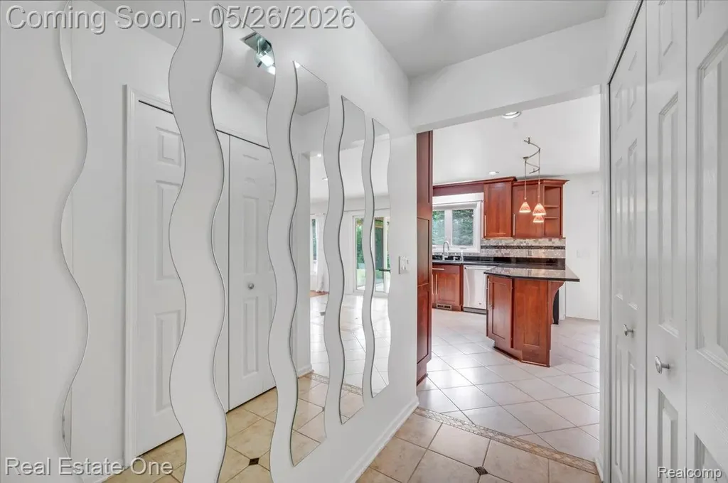 751 Bristol Lane Orion Charter Township MI 48348