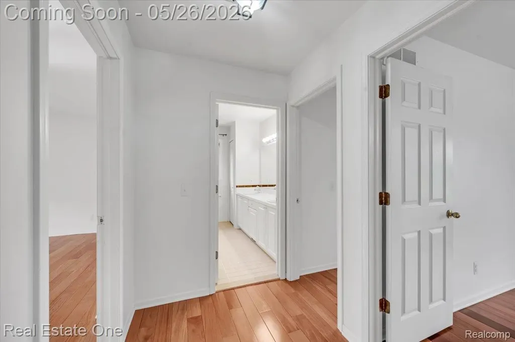 751 Bristol Lane Orion Charter Township MI 48348
