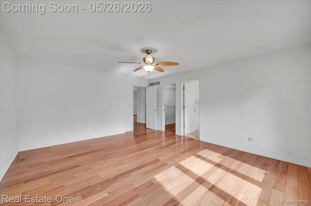 751 Bristol Lane Orion Charter Township MI 48348
