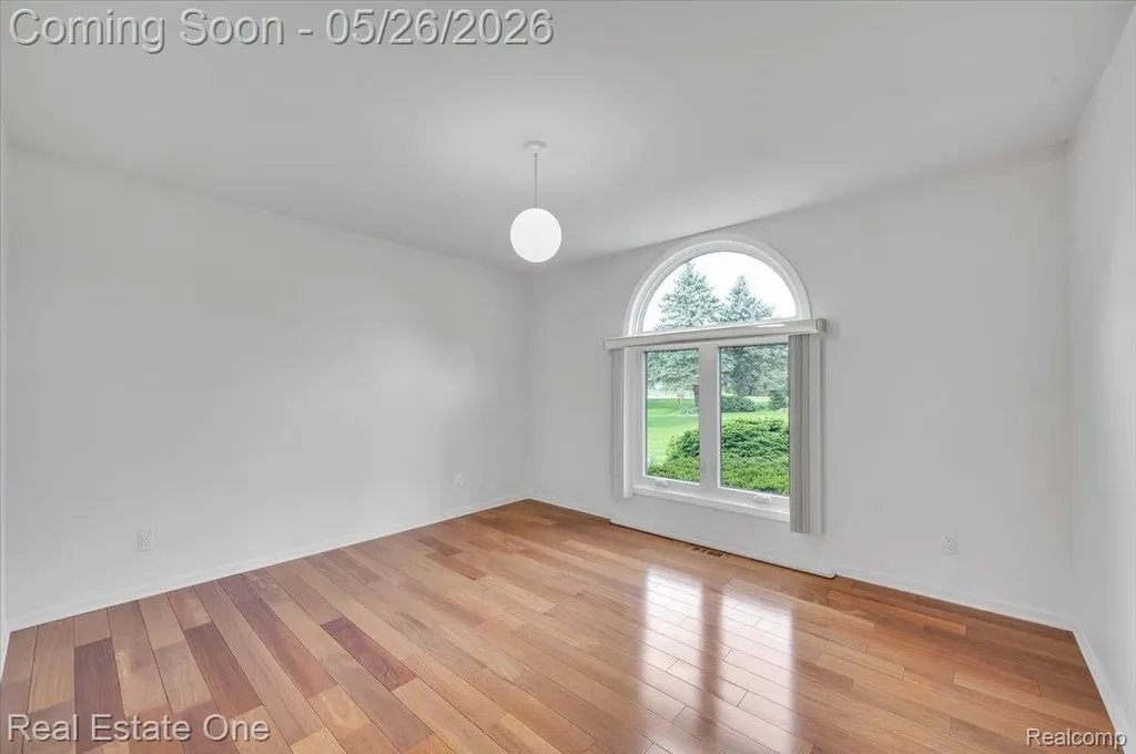 751 Bristol Lane Orion Charter Township MI 48348