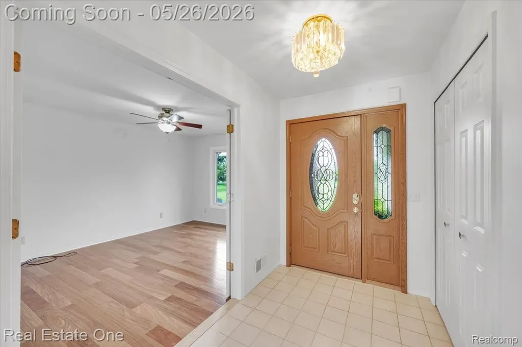 751 Bristol Lane Orion Charter Township MI 48348