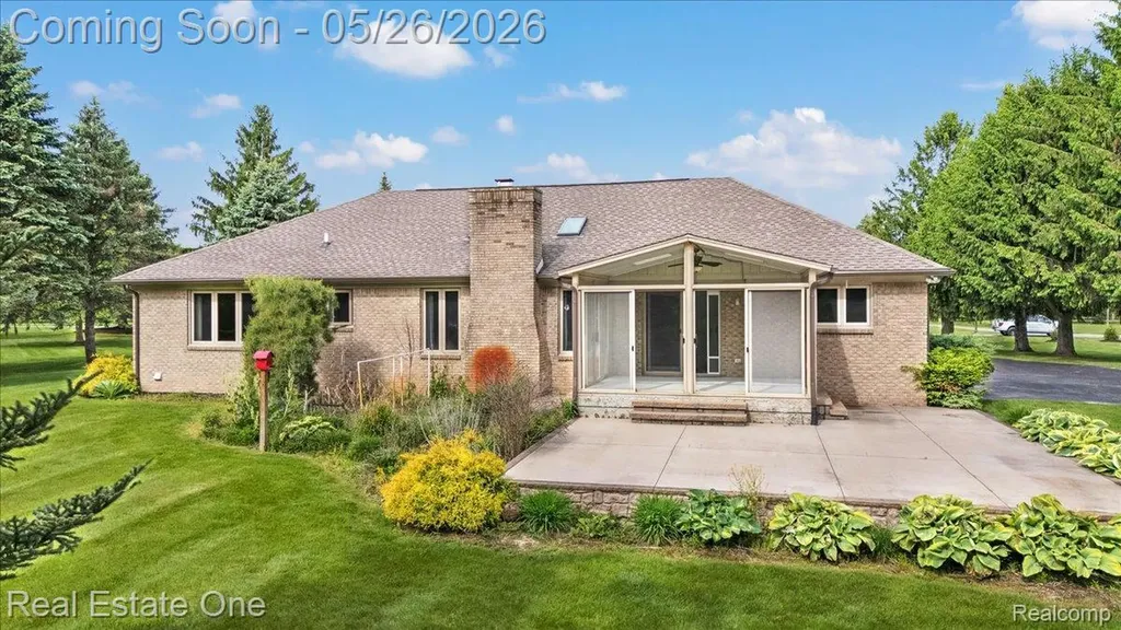 751 Bristol Lane Orion Charter Township MI 48348