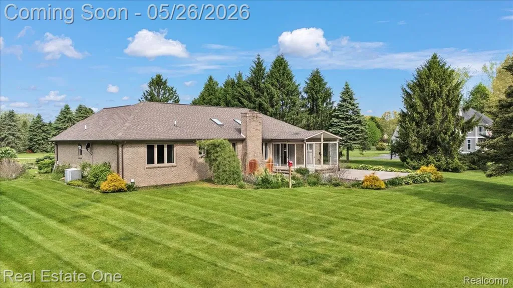 751 Bristol Lane Orion Charter Township MI 48348