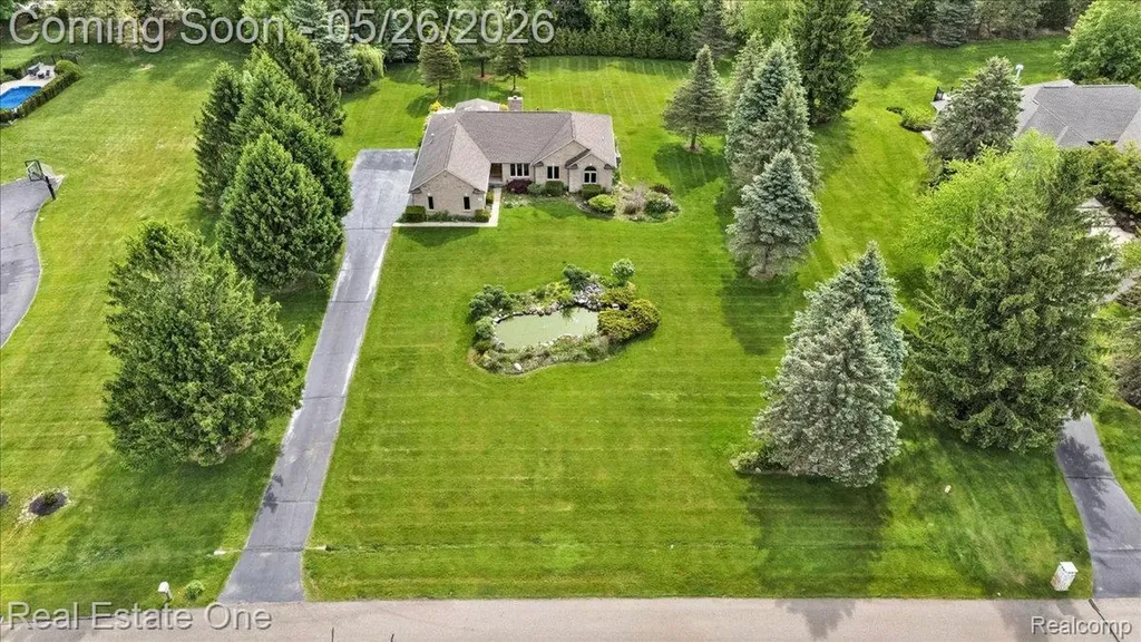 751 Bristol Lane Orion Charter Township MI 48348