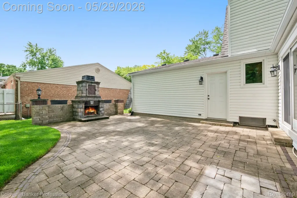 9310 Oakcliffe Drive Plymouth Charter Township MI 48170