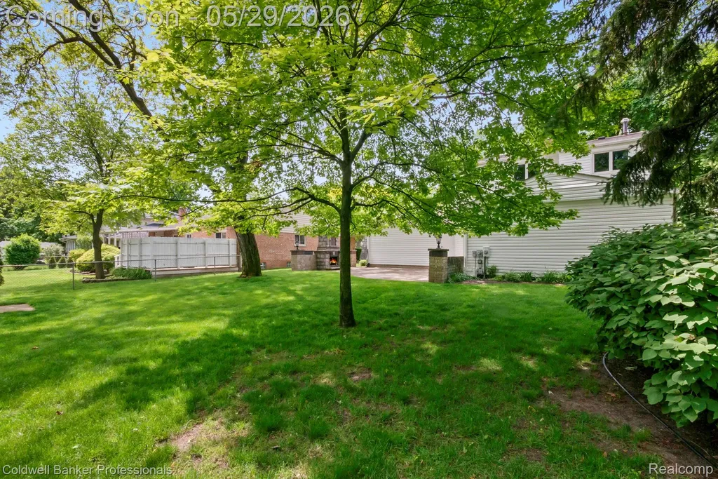9310 Oakcliffe Drive Plymouth Charter Township MI 48170