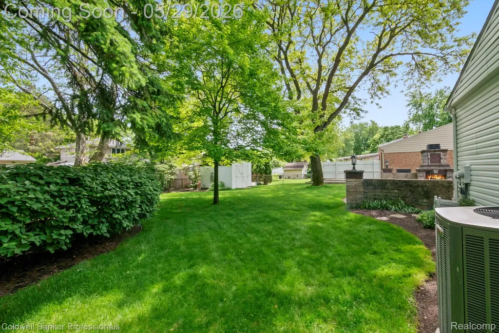 9310 Oakcliffe Drive Plymouth Charter Township MI 48170