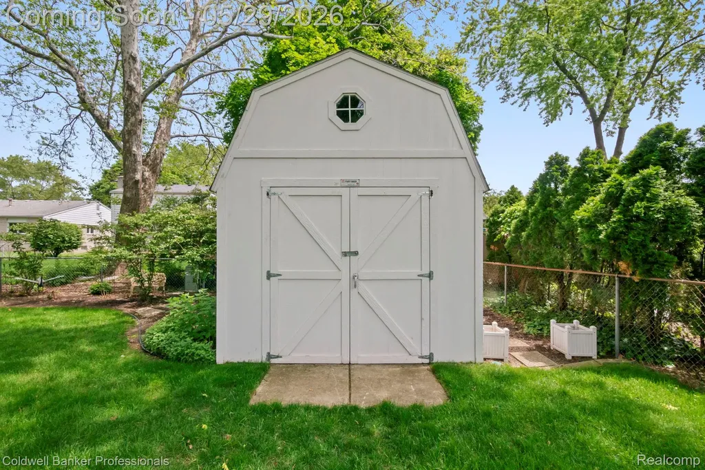 9310 Oakcliffe Drive Plymouth Charter Township MI 48170