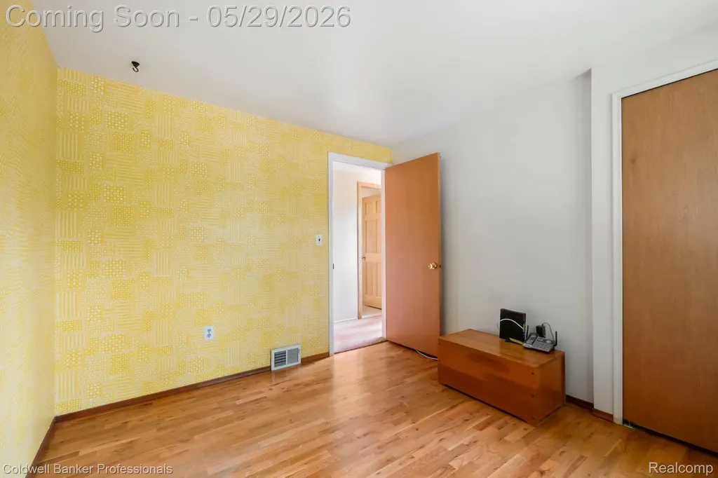 9310 Oakcliffe Drive Plymouth Charter Township MI 48170