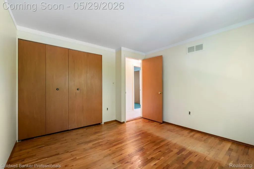 9310 Oakcliffe Drive Plymouth Charter Township MI 48170