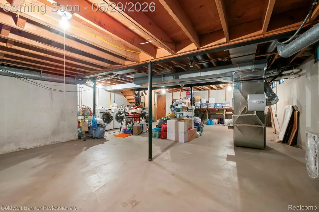 9310 Oakcliffe Drive Plymouth Charter Township MI 48170