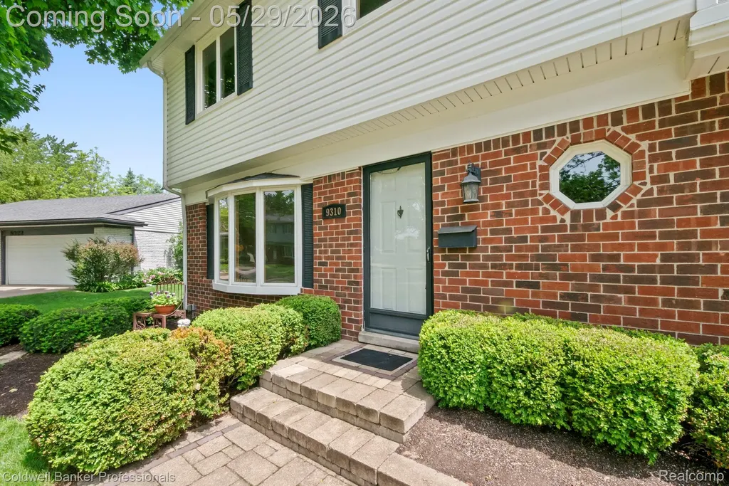 9310 Oakcliffe Drive Plymouth Charter Township MI 48170
