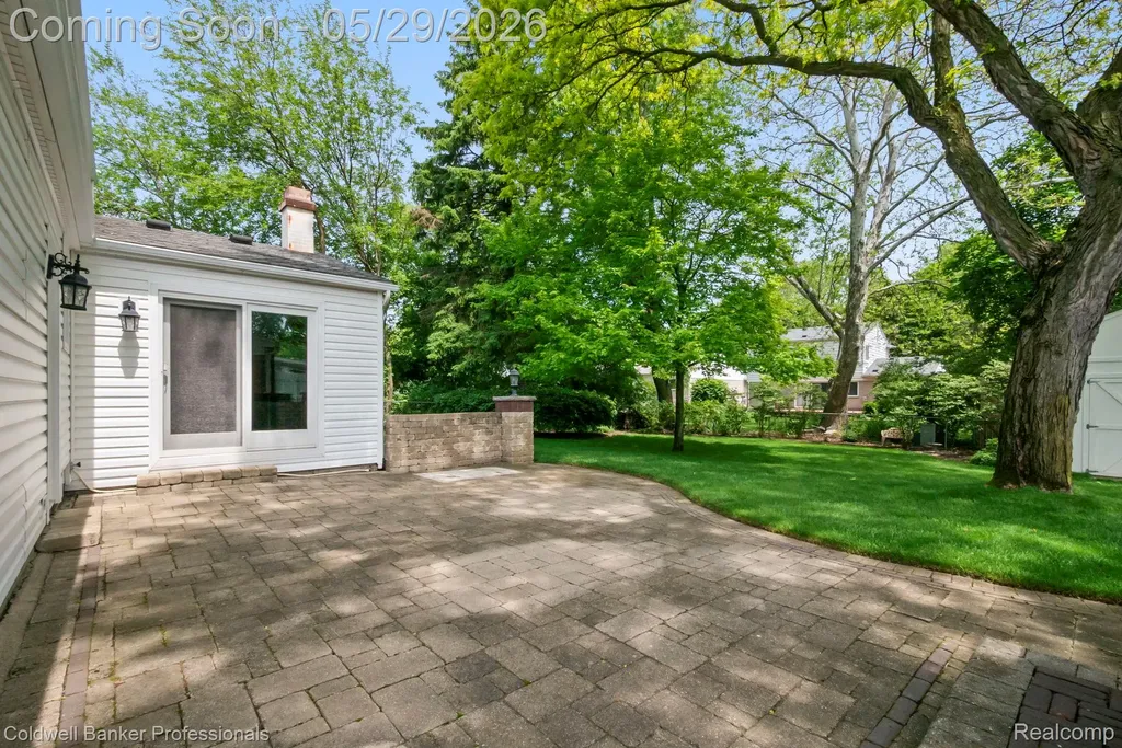 9310 Oakcliffe Drive Plymouth Charter Township MI 48170