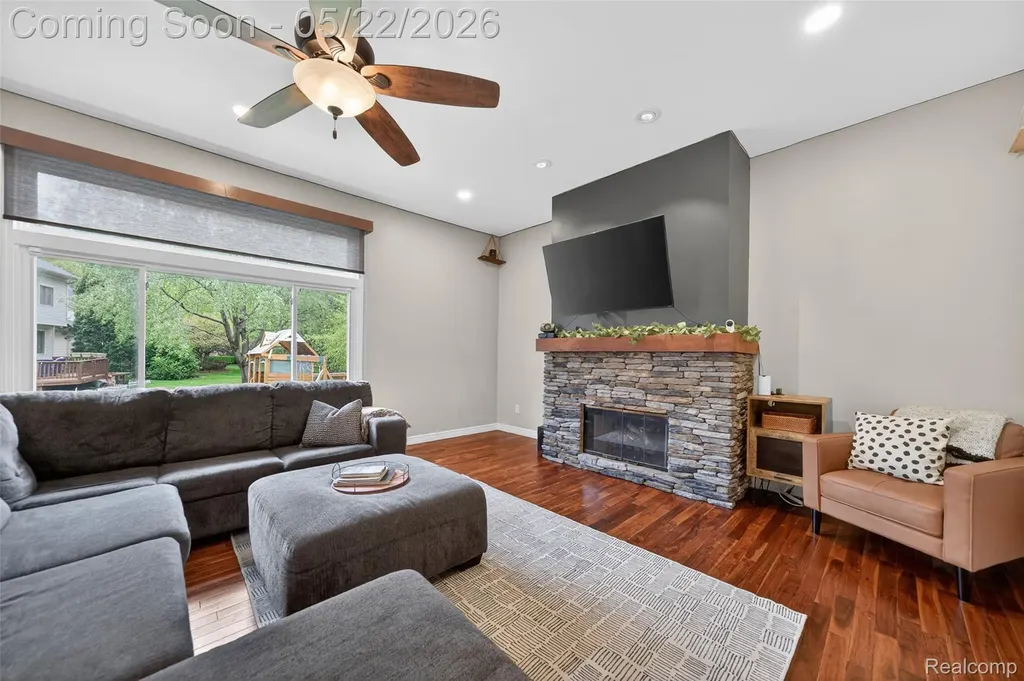 1427 Trailside Boulevard Wixom City MI 48393