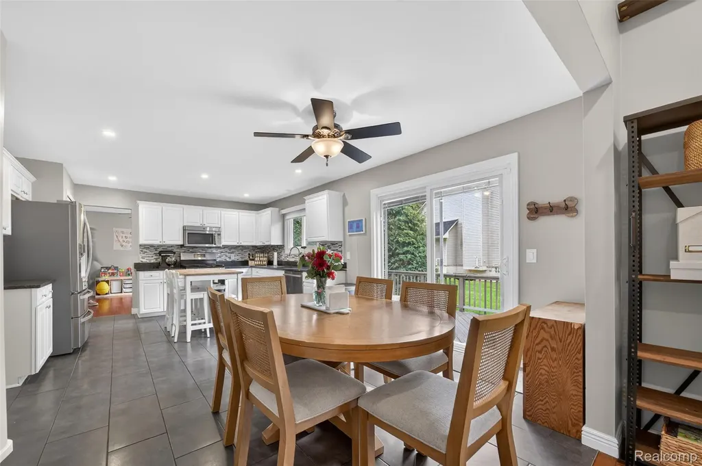 1427 Trailside Boulevard Wixom City MI 48393