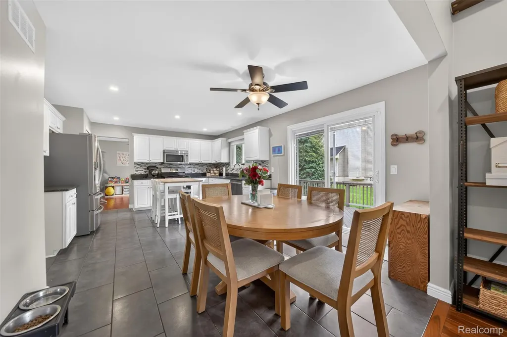 1427 Trailside Boulevard Wixom City MI 48393