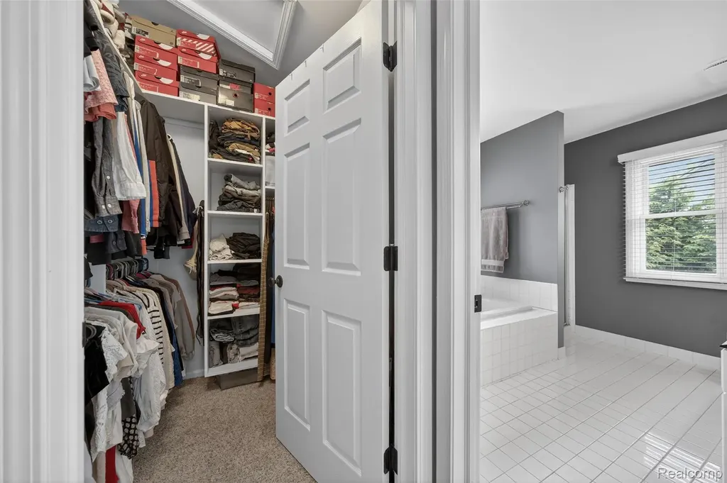 1427 Trailside Boulevard Wixom City MI 48393