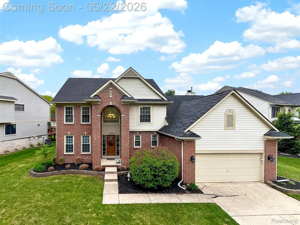 1427 Trailside Boulevard Wixom City MI 48393
