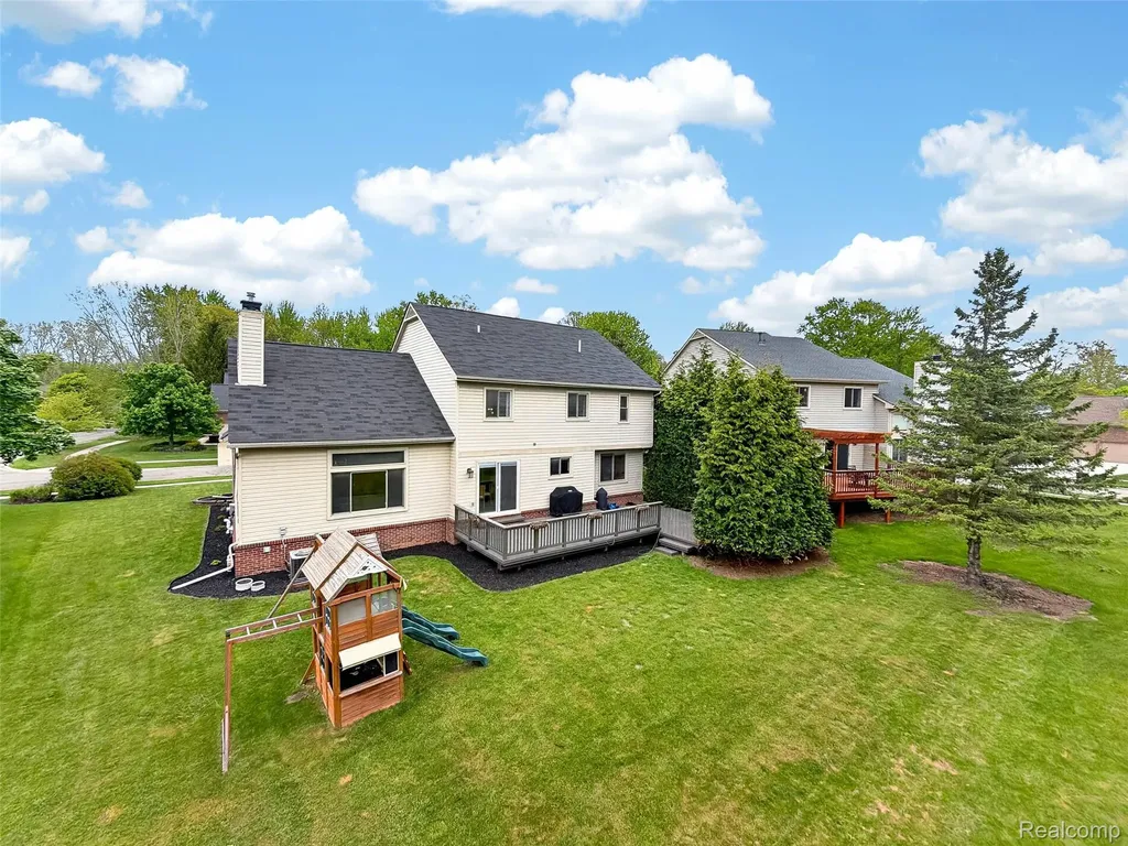 1427 Trailside Boulevard Wixom City MI 48393