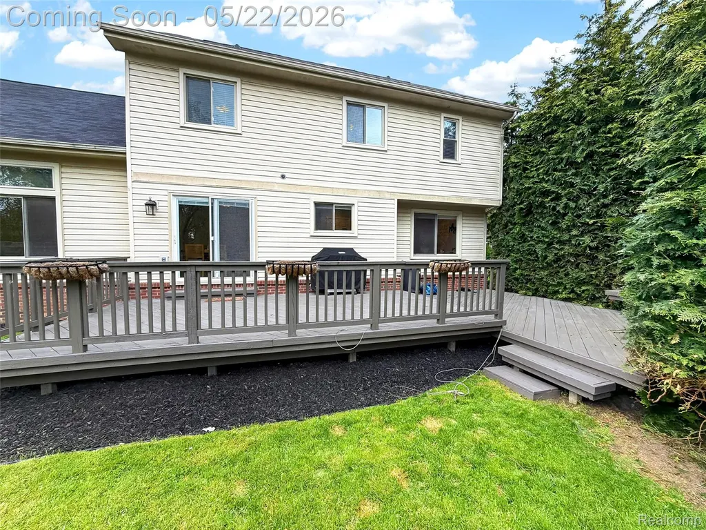 1427 Trailside Boulevard Wixom City MI 48393