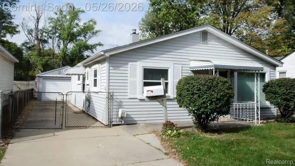 27791 Groveland Street Madison Heights City MI 48071