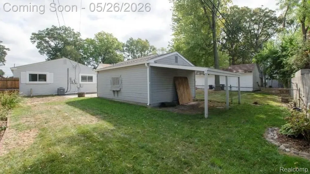 27791 Groveland Street Madison Heights City MI 48071