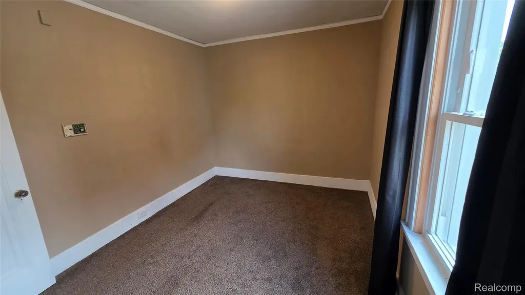 196 Beach Street Pontiac City MI 48342