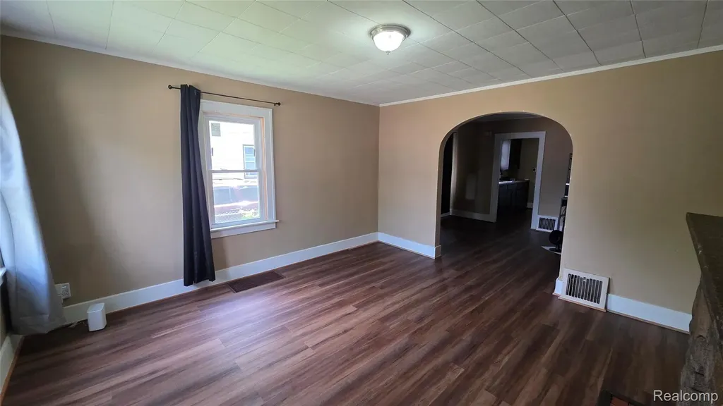 196 Beach Street Pontiac City MI 48342