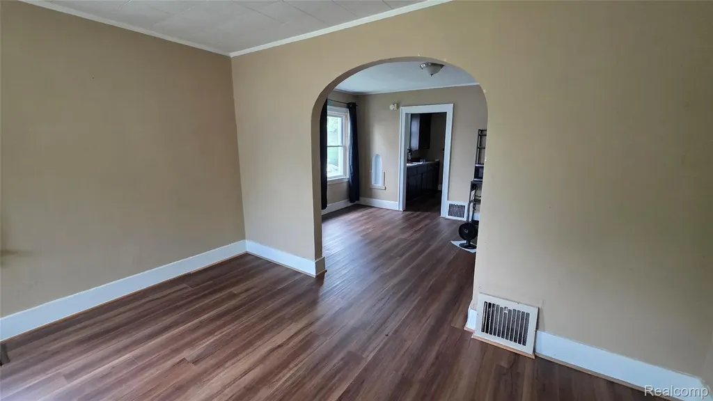 196 Beach Street Pontiac City MI 48342