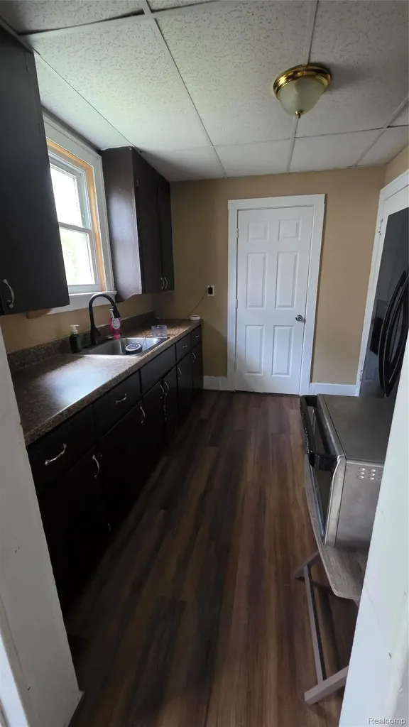 196 Beach Street Pontiac City MI 48342