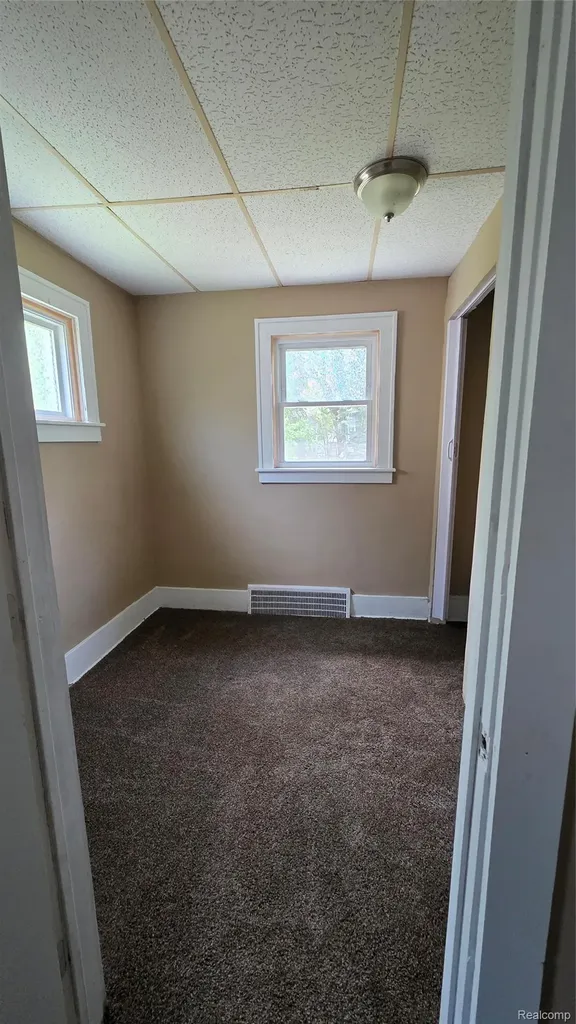 196 Beach Street Pontiac City MI 48342