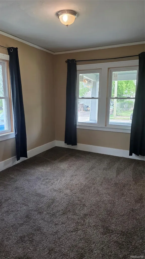 196 Beach Street Pontiac City MI 48342
