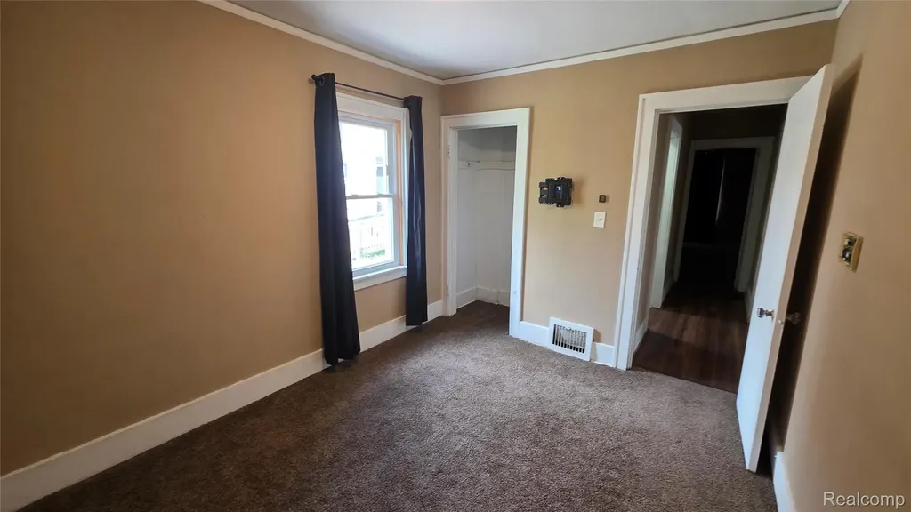 196 Beach Street Pontiac City MI 48342