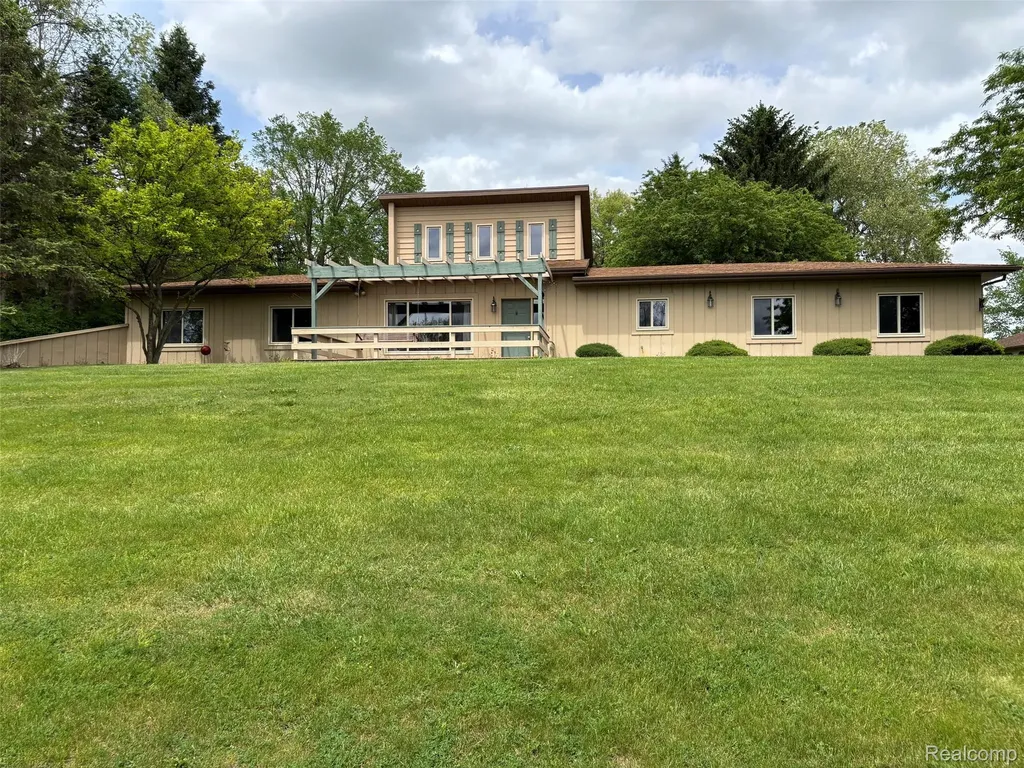 885 Lake Forest Drive Lapeer Township MI 48446
